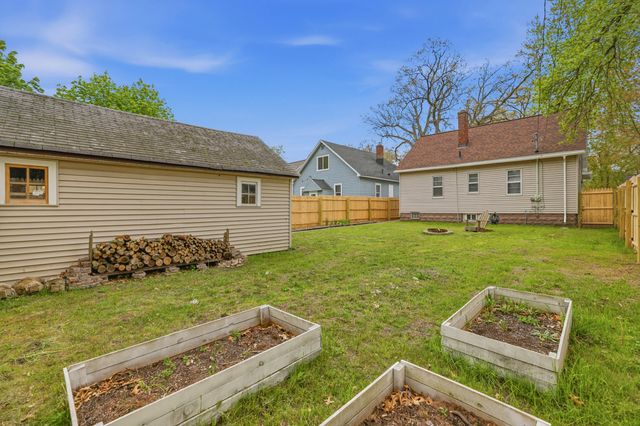 944 E Isabella Avenue, Muskegon City, MI 49442