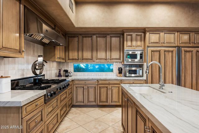 6038 E SUNNYSIDE Drive, Scottsdale, AZ 85254