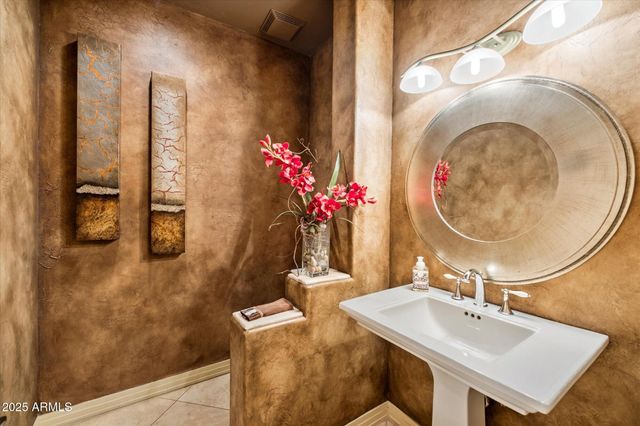 6038 E SUNNYSIDE Drive, Scottsdale, AZ 85254