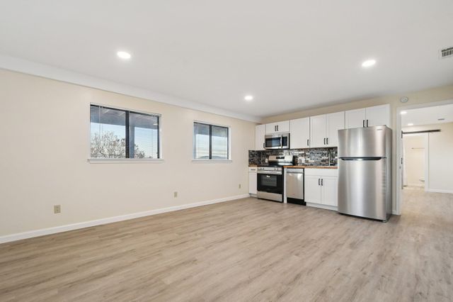 21009 Fawn Ridge DR, Lago Vista, TX 78645