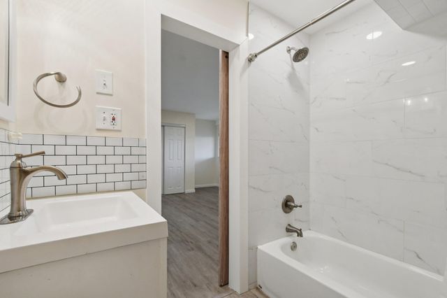 21009 Fawn Ridge DR, Lago Vista, TX 78645