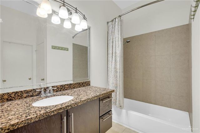 5211 Shalom Drive, Edinburg, TX 78542