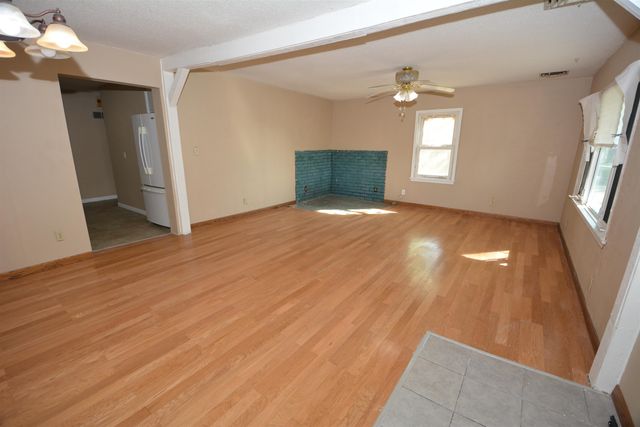 216 N Blankenship Rd, Udall, KS 67146