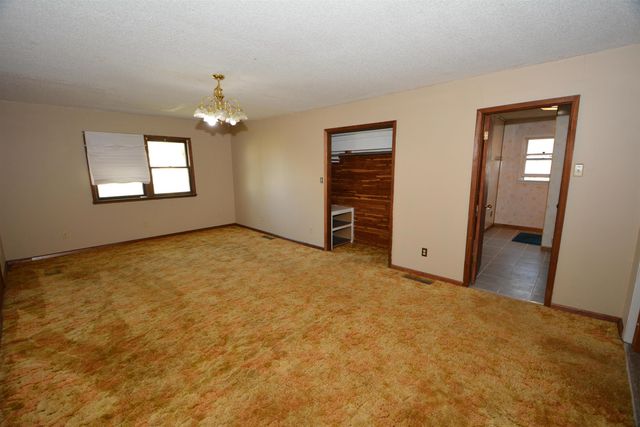 216 N Blankenship Rd, Udall, KS 67146