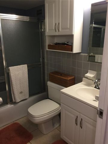 33 S GULFSTREAM AVENUE 704A, Sarasota, FL 34236