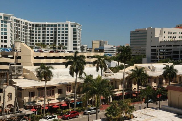 33 S GULFSTREAM AVENUE 704A, Sarasota, FL 34236