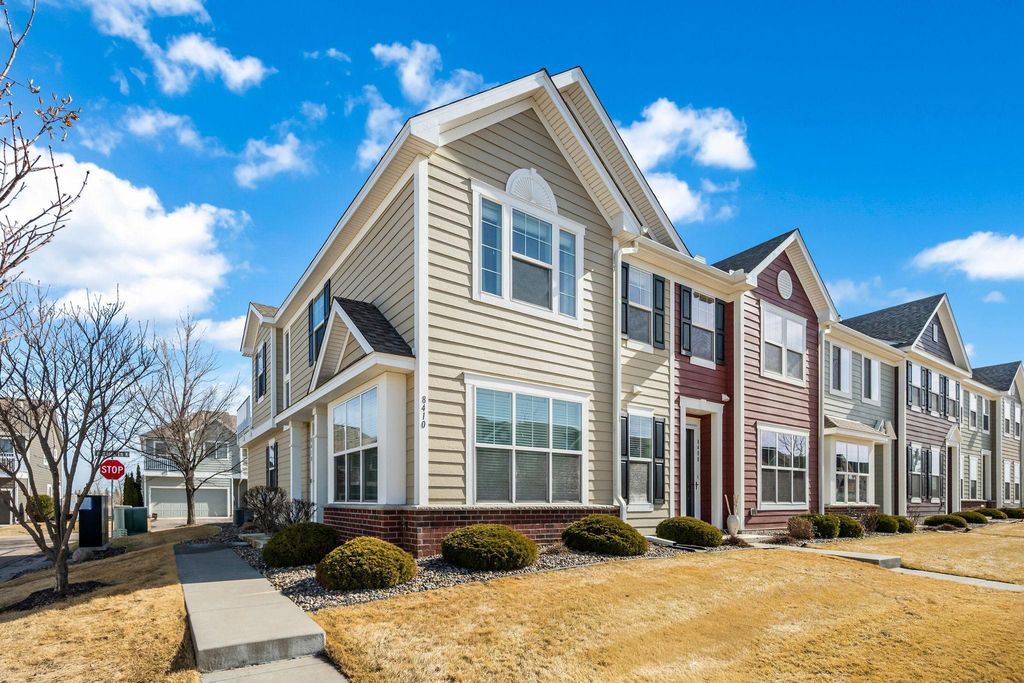8410 Jonquil Lane N, Maple Grove, MN 55369