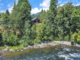 328 S 1st St, Mill City, OR 97360