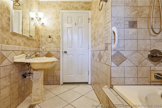 209 Old Farm Road, Raeford, NC 28376