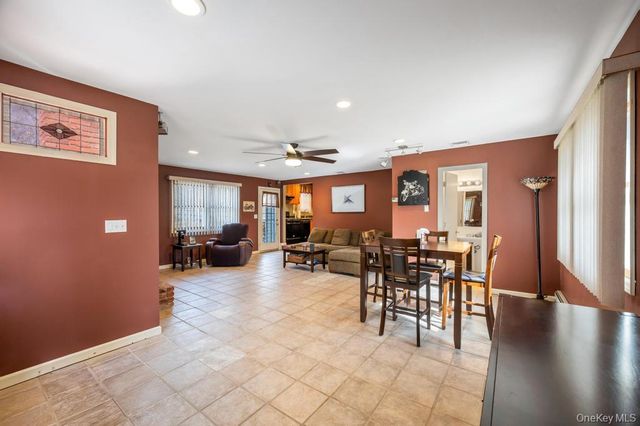 34 Giant Oak Road, Ridge, NY 11961