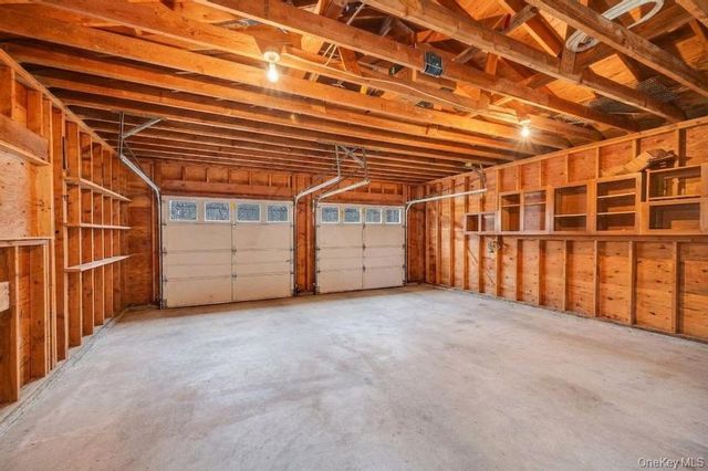 34 Giant Oak Road, Ridge, NY 11961