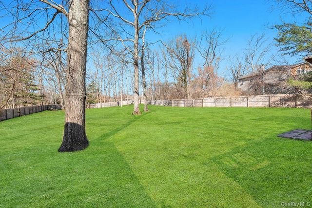 34 Giant Oak Road, Ridge, NY 11961