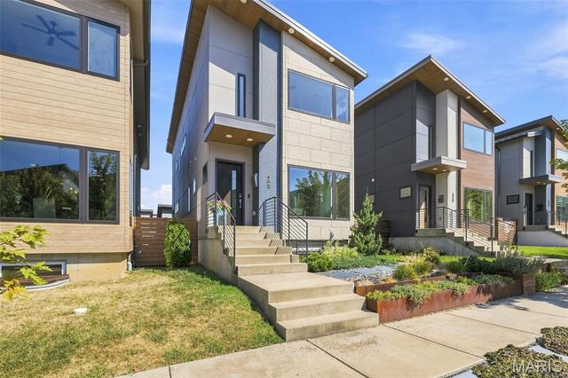 4425 Vista Avenue, St Louis, MO 63110