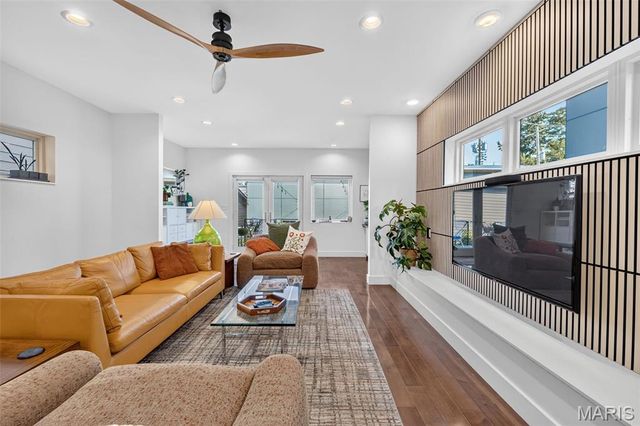 4425 Vista Avenue, St Louis, MO 63110