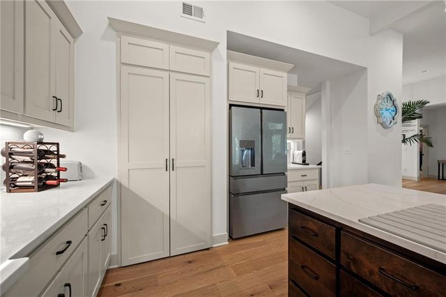 4913 NW 70th Terrace, Kansas City, MO 64151