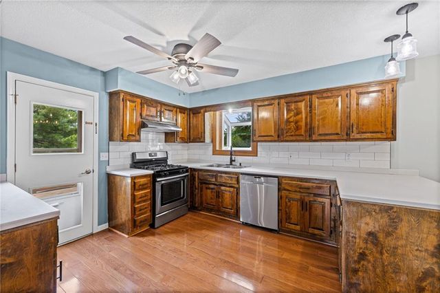 20875 251st Street, Tonganoxie, KS 66086