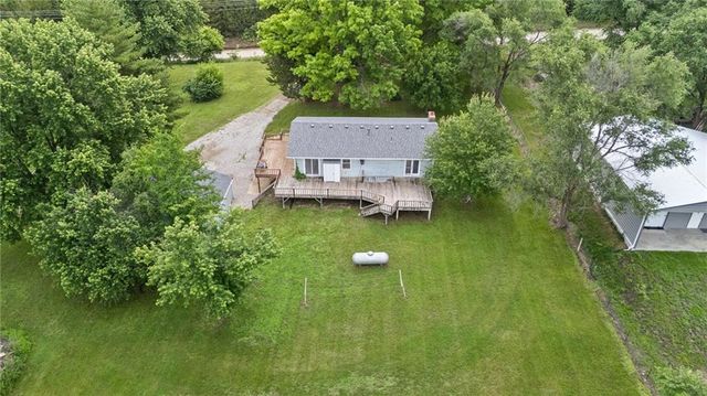 20875 251st Street, Tonganoxie, KS 66086