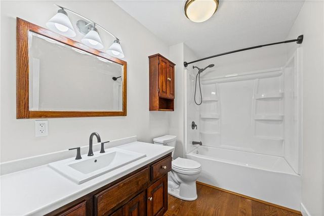20875 251st Street, Tonganoxie, KS 66086