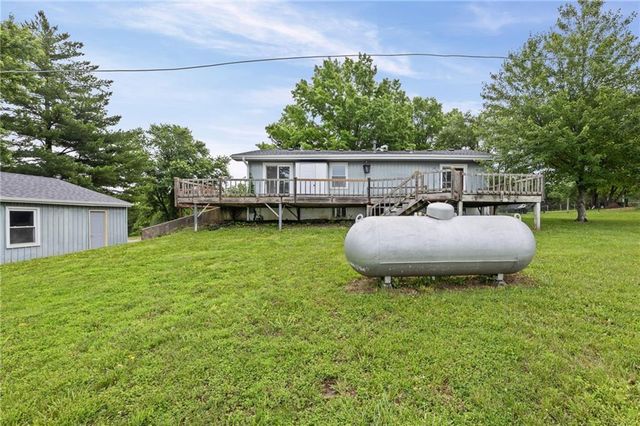 20875 251st Street, Tonganoxie, KS 66086