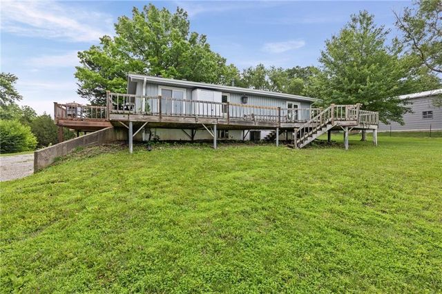 20875 251st Street, Tonganoxie, KS 66086