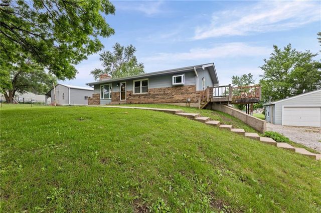 20875 251st Street, Tonganoxie, KS 66086