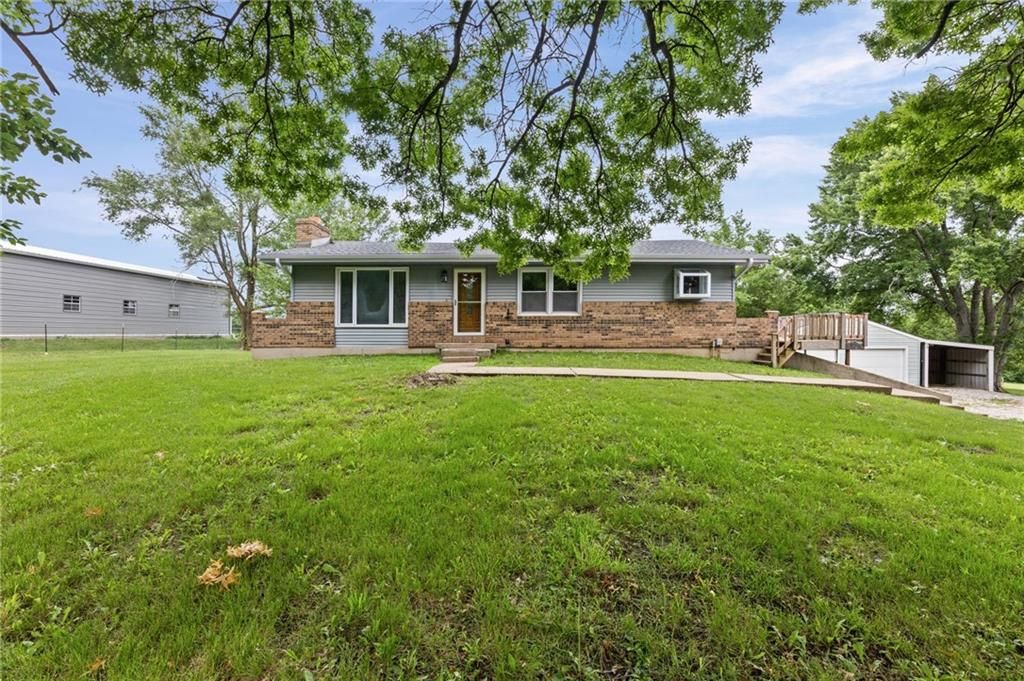 20875 251st Street, Tonganoxie, KS 66086