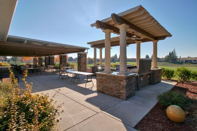 7122 Dream Inn Ln, Roseville, CA 95747