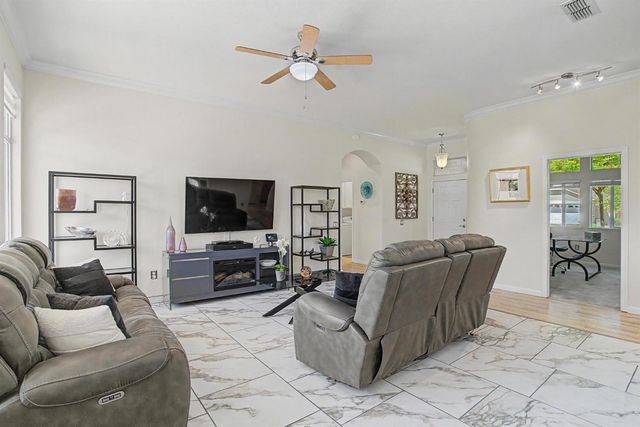 7122 Dream Inn Ln, Roseville, CA 95747