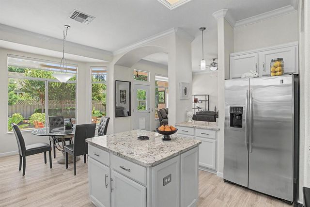 7122 Dream Inn Ln, Roseville, CA 95747