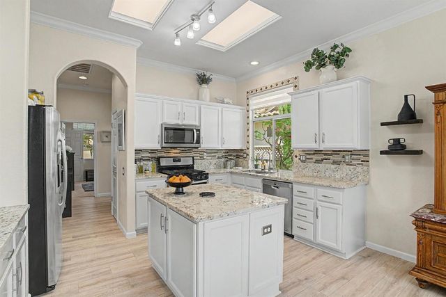 7122 Dream Inn Ln, Roseville, CA 95747