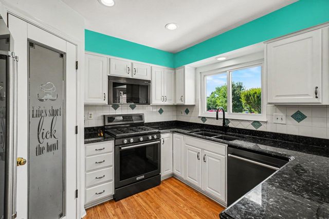 8187 Heatherwood Drive, Florence, KY 41042