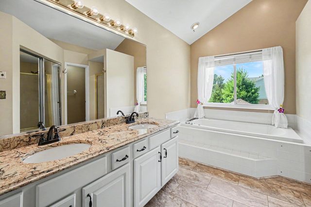 8187 Heatherwood Drive, Florence, KY 41042