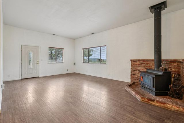 20750 Canyon View Dr, Jackson, CA 95642