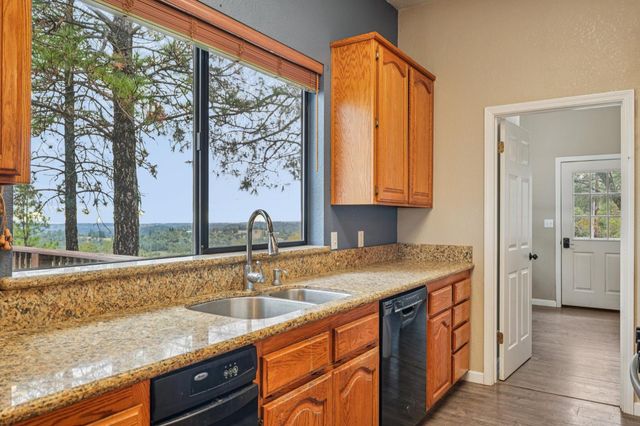 20750 Canyon View Dr, Jackson, CA 95642