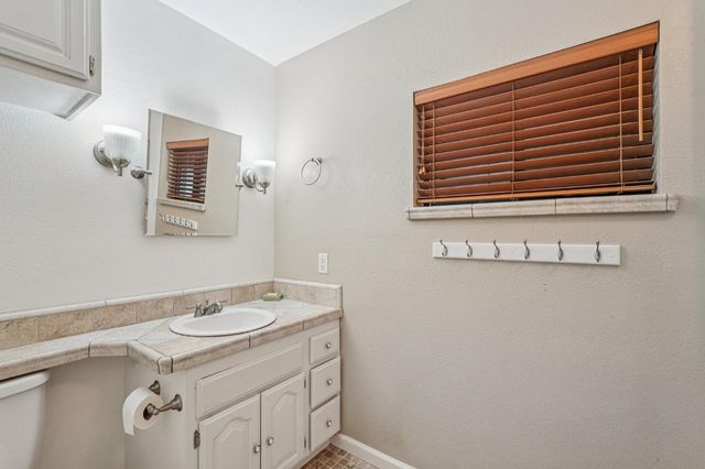 20750 Canyon View Dr, Jackson, CA 95642