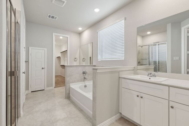 3834 Belleview Place, Heartland, TX 75114