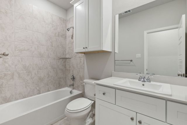 3834 Belleview Place, Heartland, TX 75114