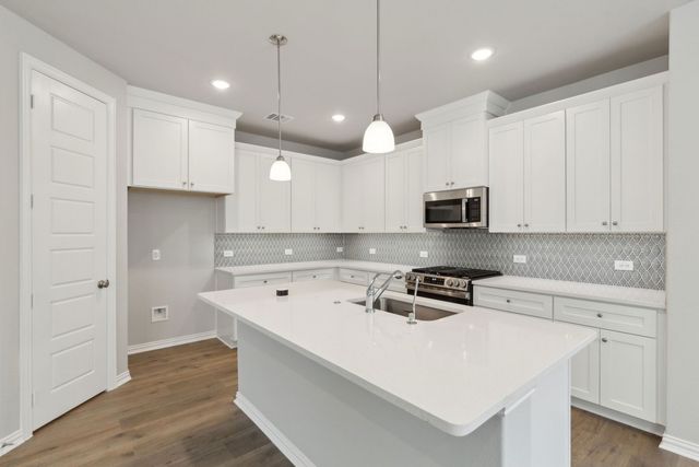 3834 Belleview Place, Heartland, TX 75114