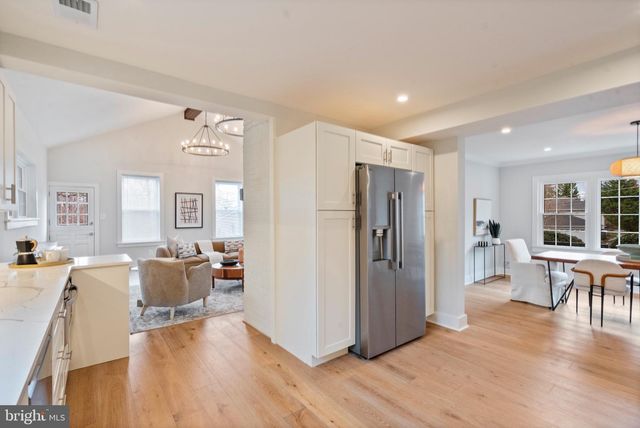 7204 REGENT DR, Alexandria, VA 22307