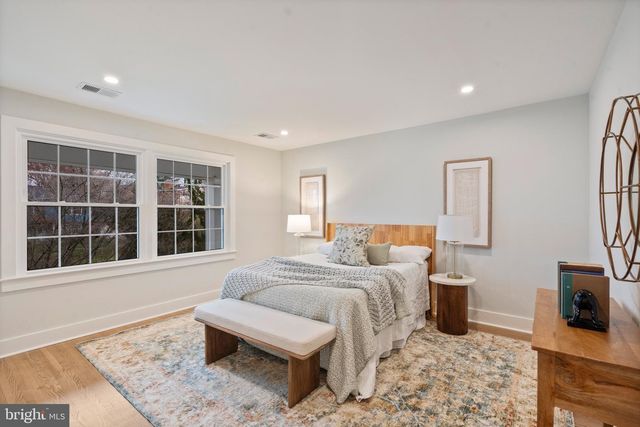 7204 REGENT DR, Alexandria, VA 22307