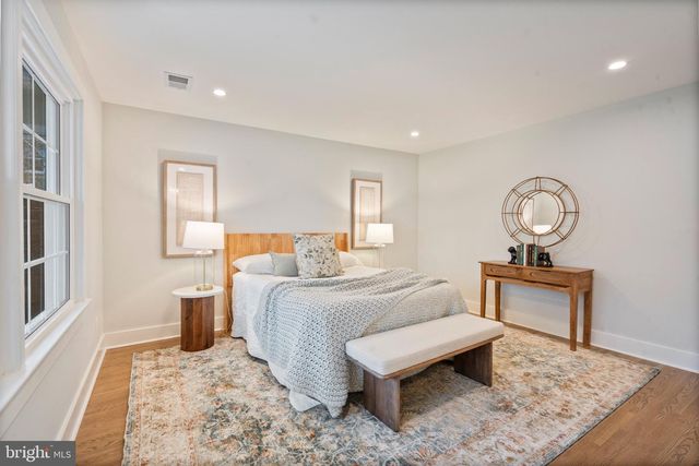 7204 REGENT DR, Alexandria, VA 22307