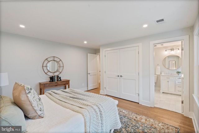 7204 REGENT DR, Alexandria, VA 22307