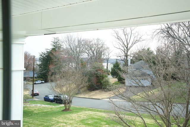 7204 REGENT DR, Alexandria, VA 22307