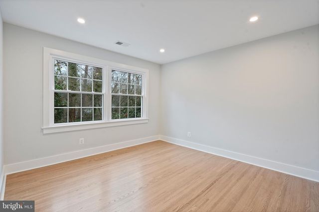 7204 REGENT DR, Alexandria, VA 22307