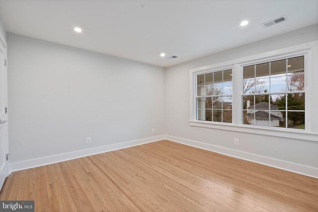 7204 REGENT DR, Alexandria, VA 22307