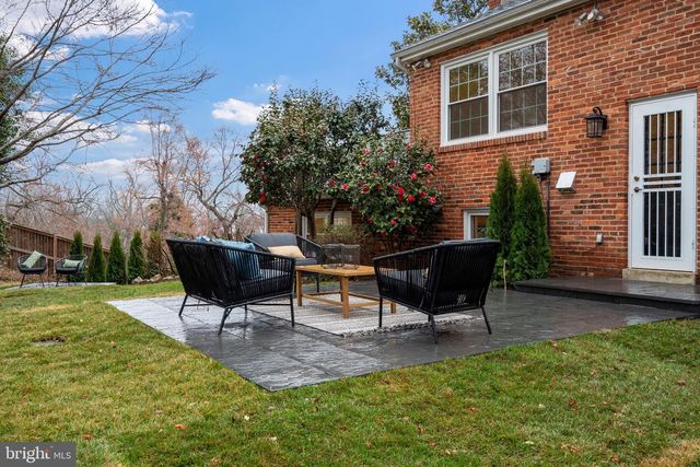 7204 REGENT DR, Alexandria, VA 22307