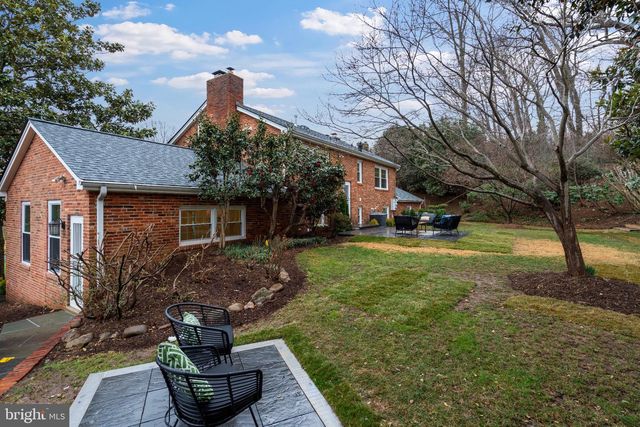 7204 REGENT DR, Alexandria, VA 22307