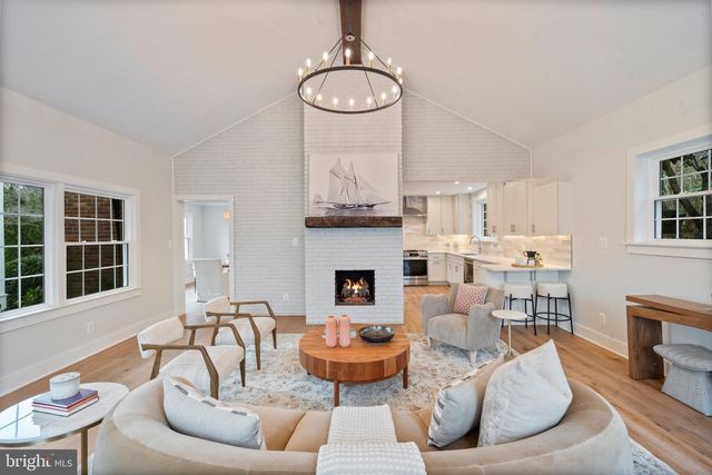 7204 REGENT DR, Alexandria, VA 22307