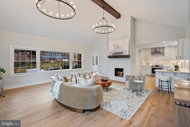 7204 REGENT DR, Alexandria, VA 22307