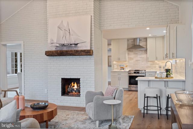 7204 REGENT DR, Alexandria, VA 22307